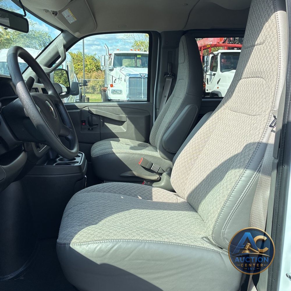2025 Chevrolet Express LS 3500
