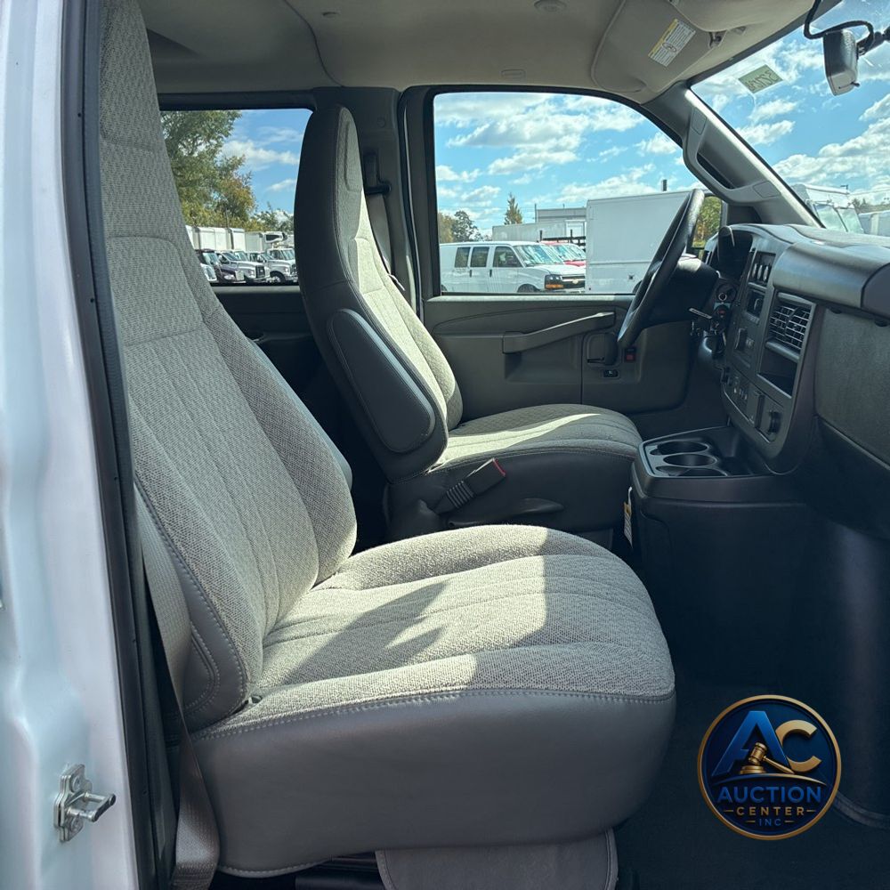 2025 Chevrolet Express LS 3500