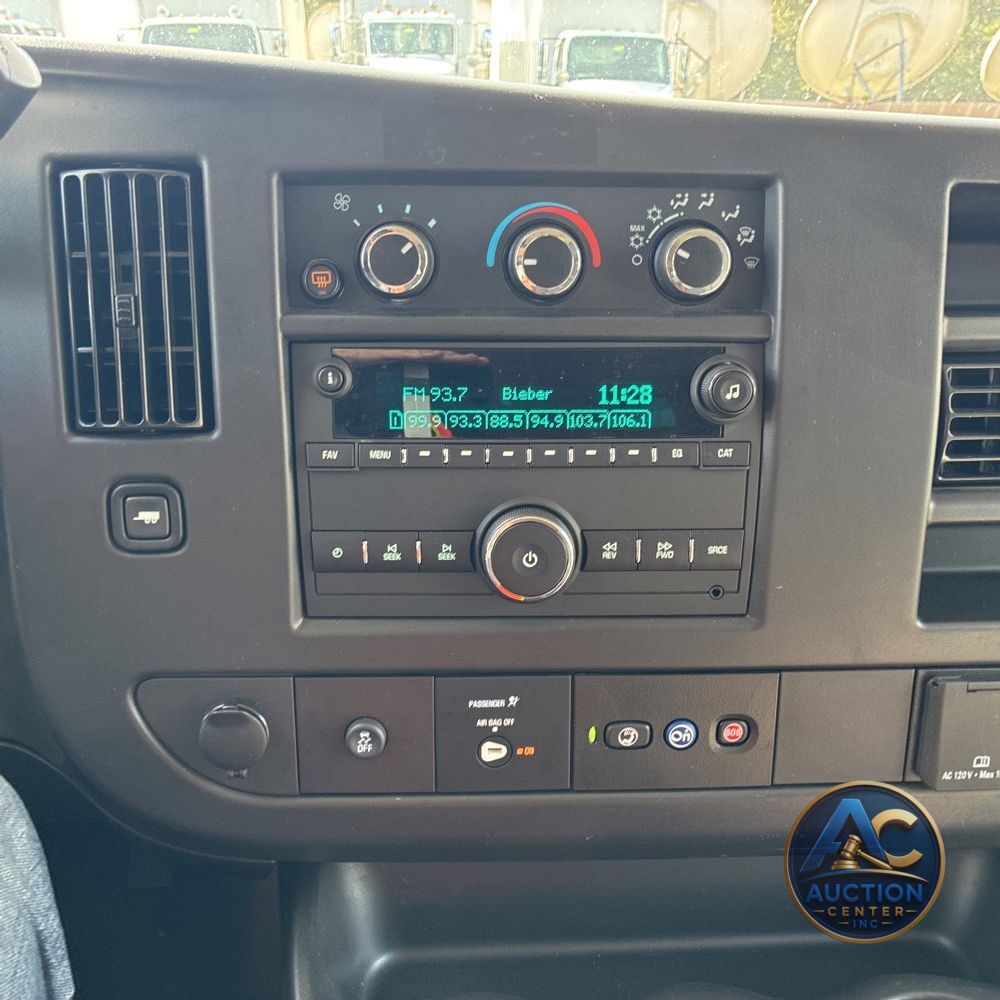 2025 Chevrolet Express LS 3500