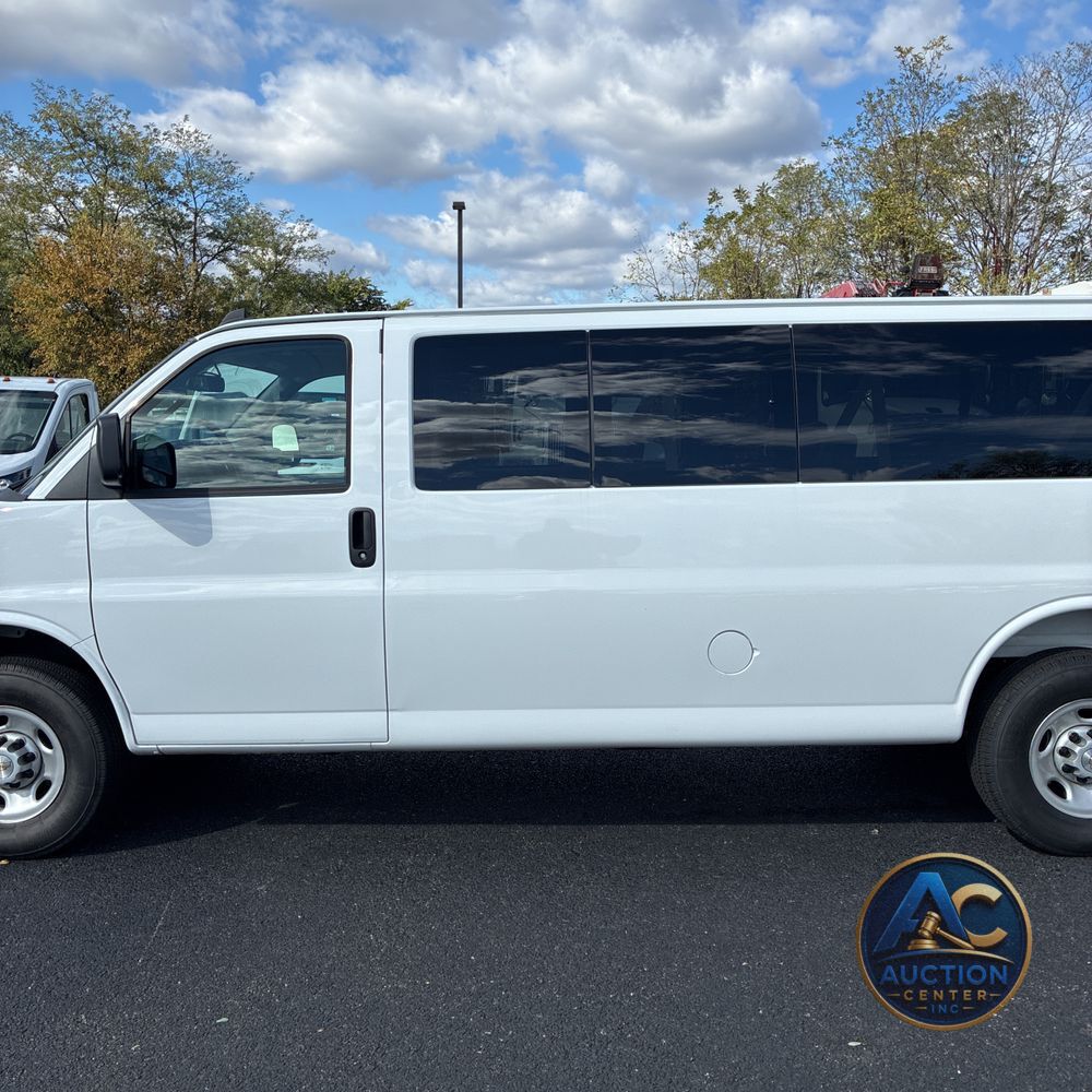 2025 Chevrolet Express LS 3500