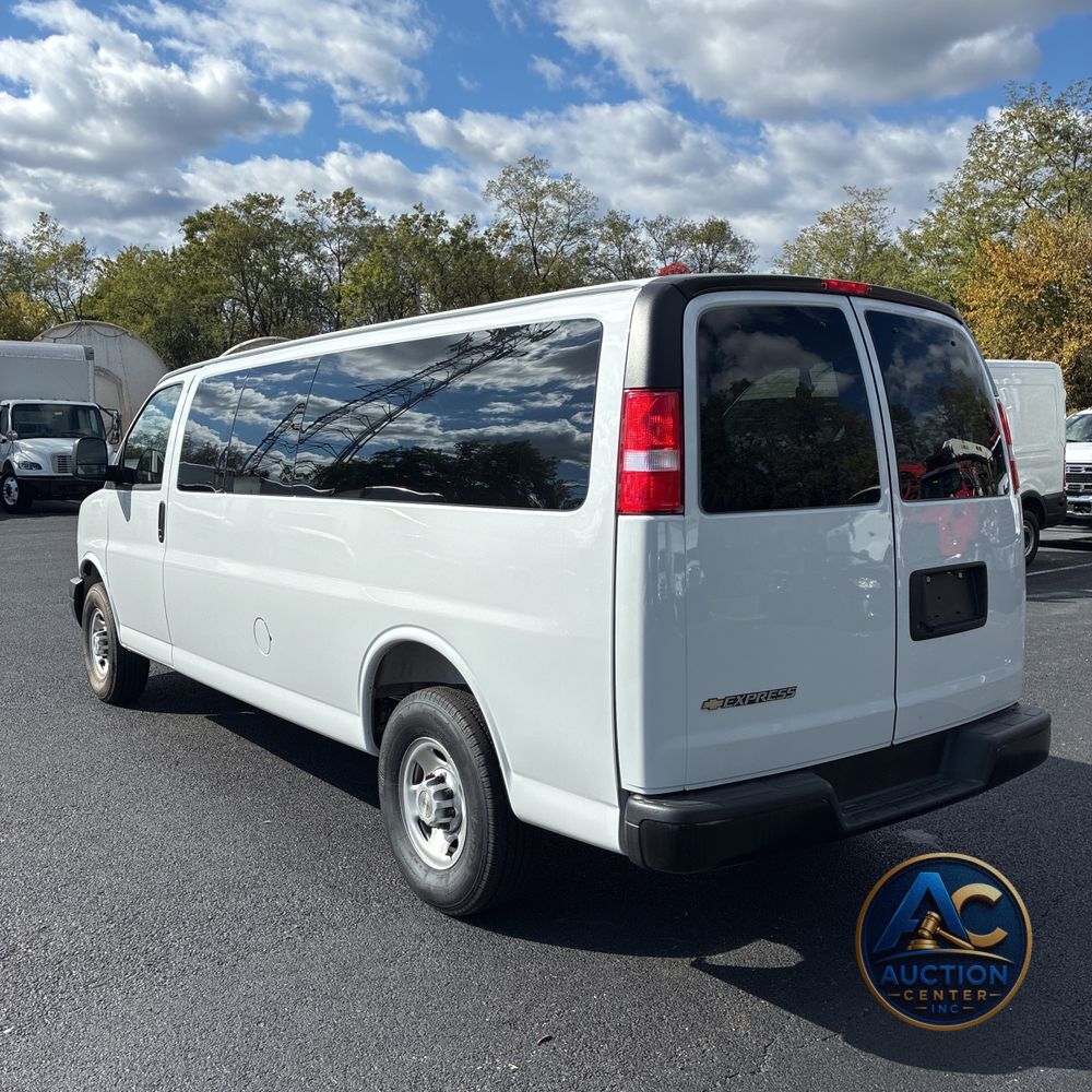 2025 Chevrolet Express LS 3500
