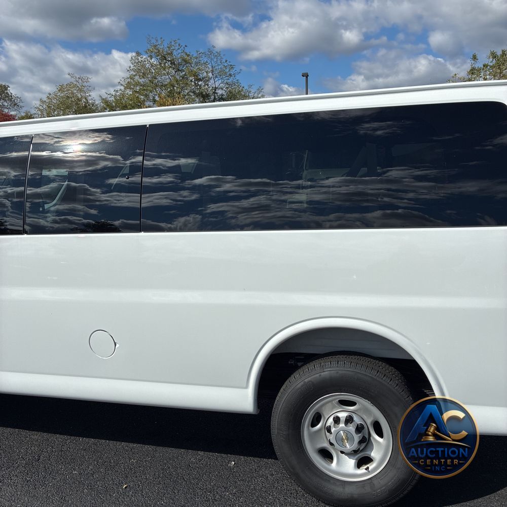 2025 Chevrolet Express LS 3500