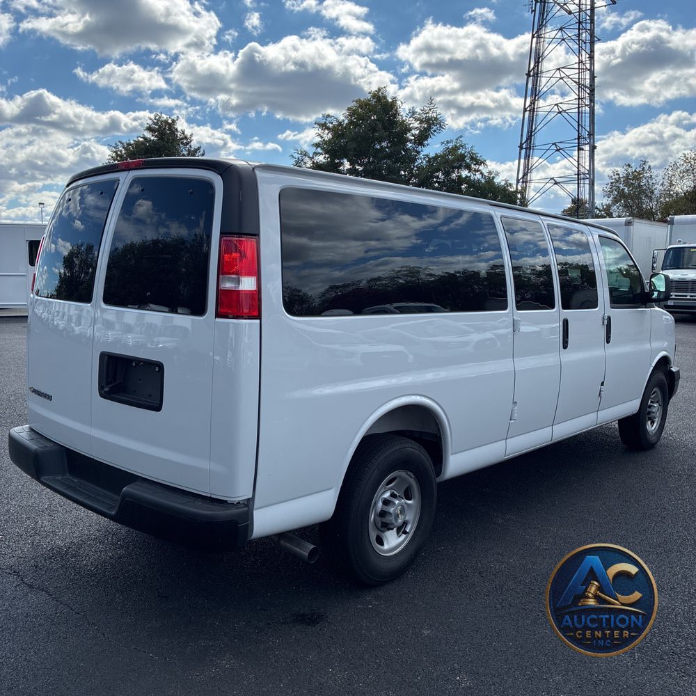 2025 Chevrolet Express LS 3500