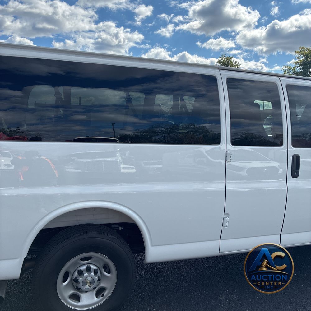 2025 Chevrolet Express LS 3500