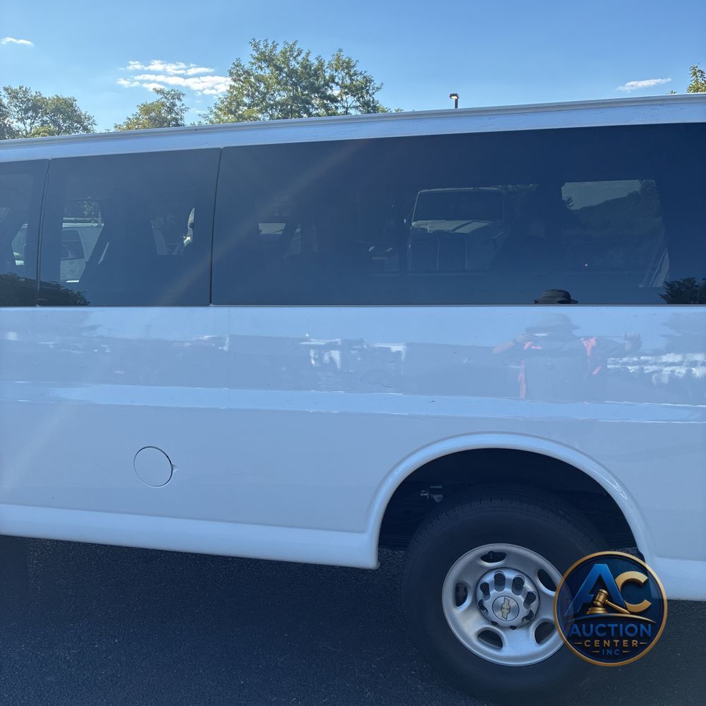 2024 Chevrolet Express LS 3500