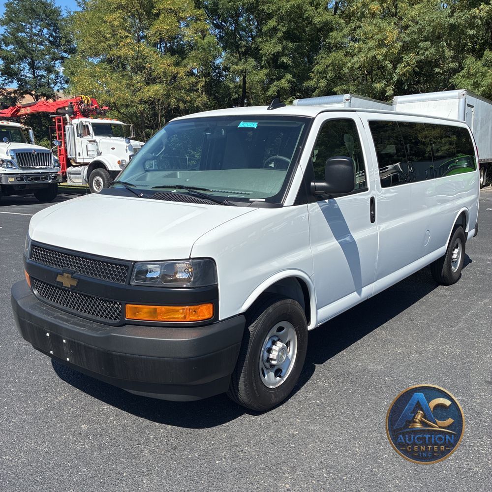 2025 Chevrolet Express LS 3500