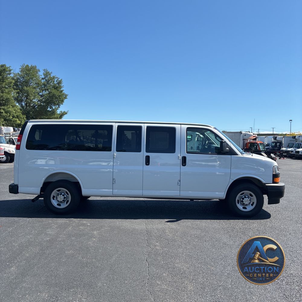 2025 Chevrolet Express LS 3500