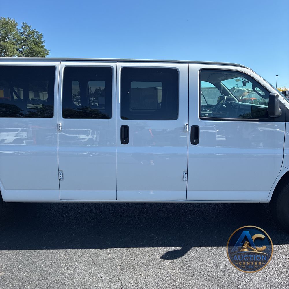 2025 Chevrolet Express LS 3500