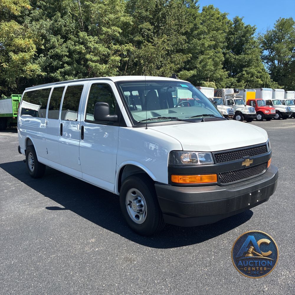 2025 Chevrolet Express LS 3500