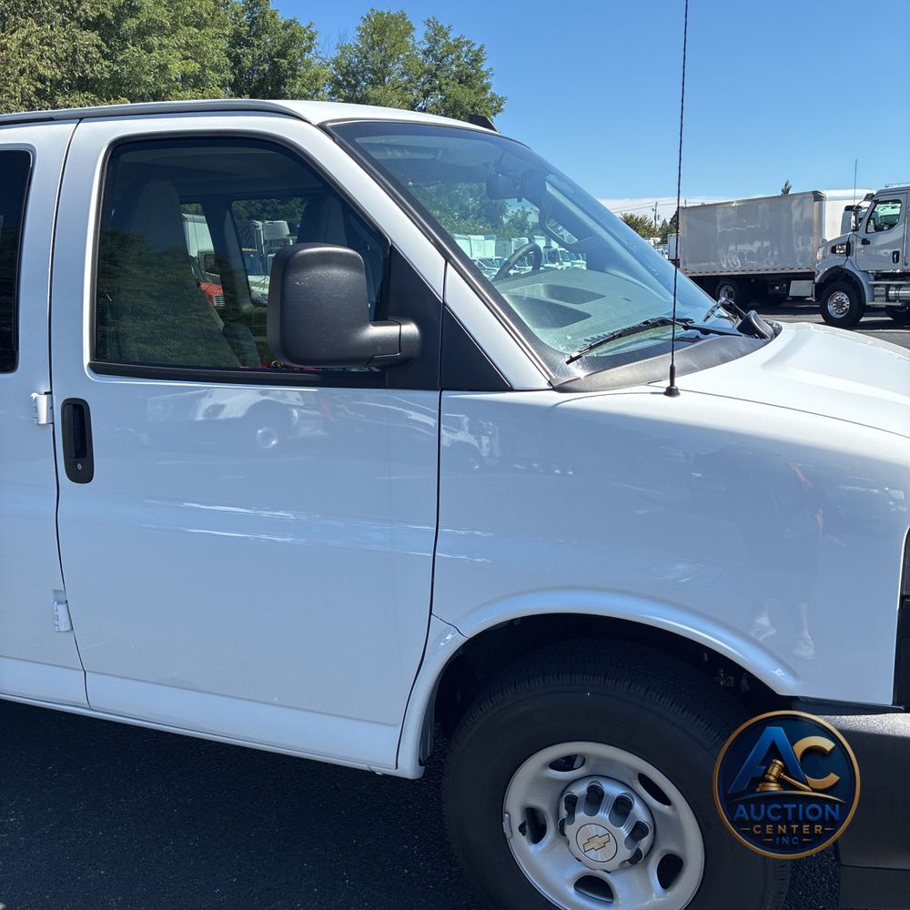 2025 Chevrolet Express LS 3500