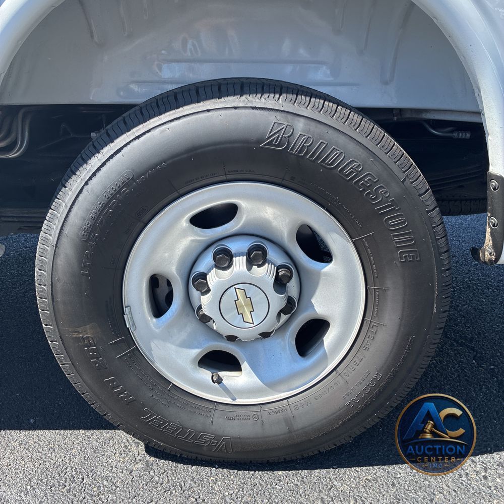 2025 Chevrolet Express LS 3500