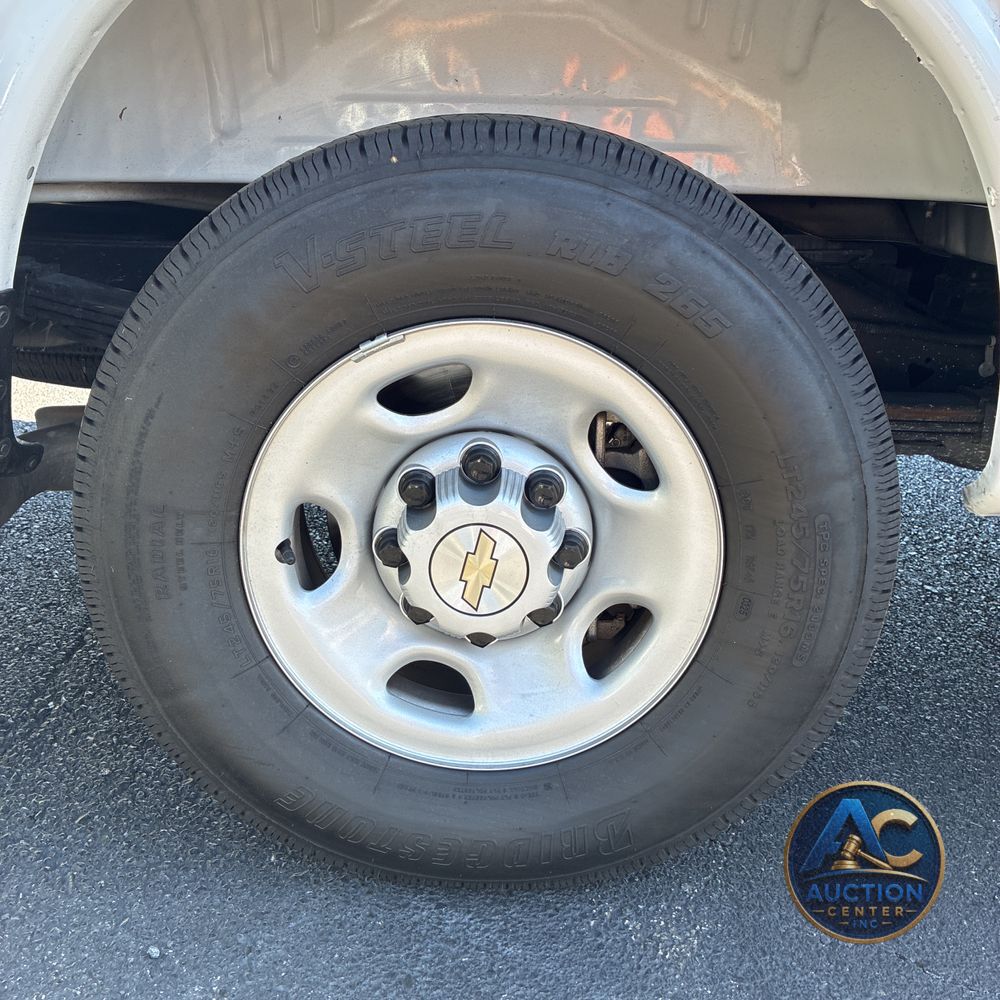 2025 Chevrolet Express LS 3500
