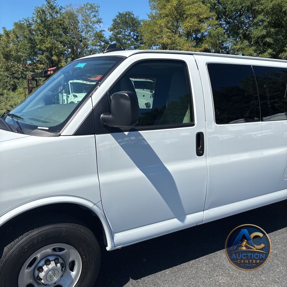 2025 Chevrolet Express LS 3500
