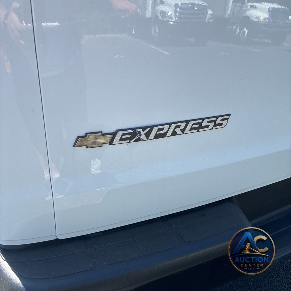 2025 Chevrolet Express LS 3500