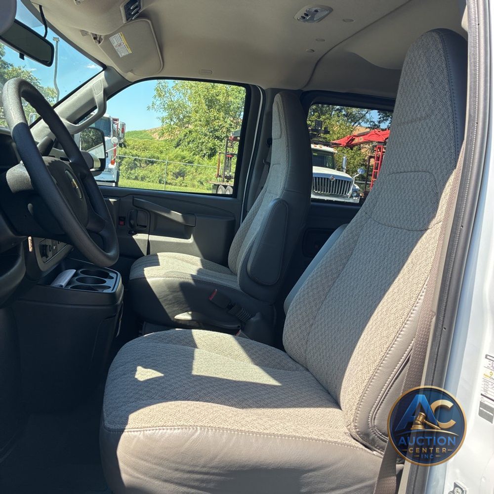 2025 Chevrolet Express LS 3500