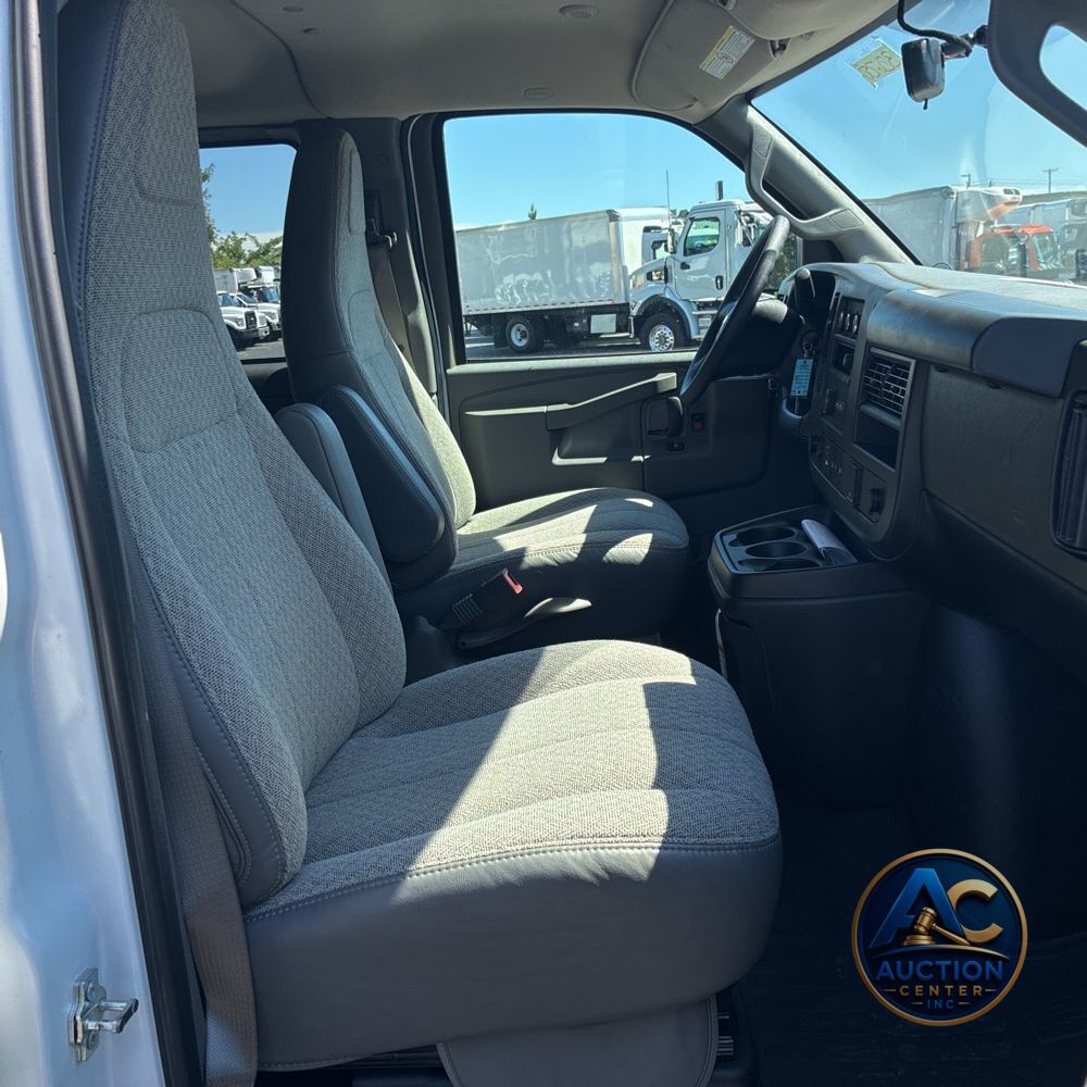 2025 Chevrolet Express LS 3500