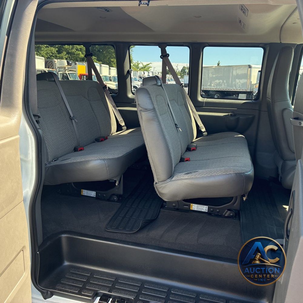 2025 Chevrolet Express LS 3500