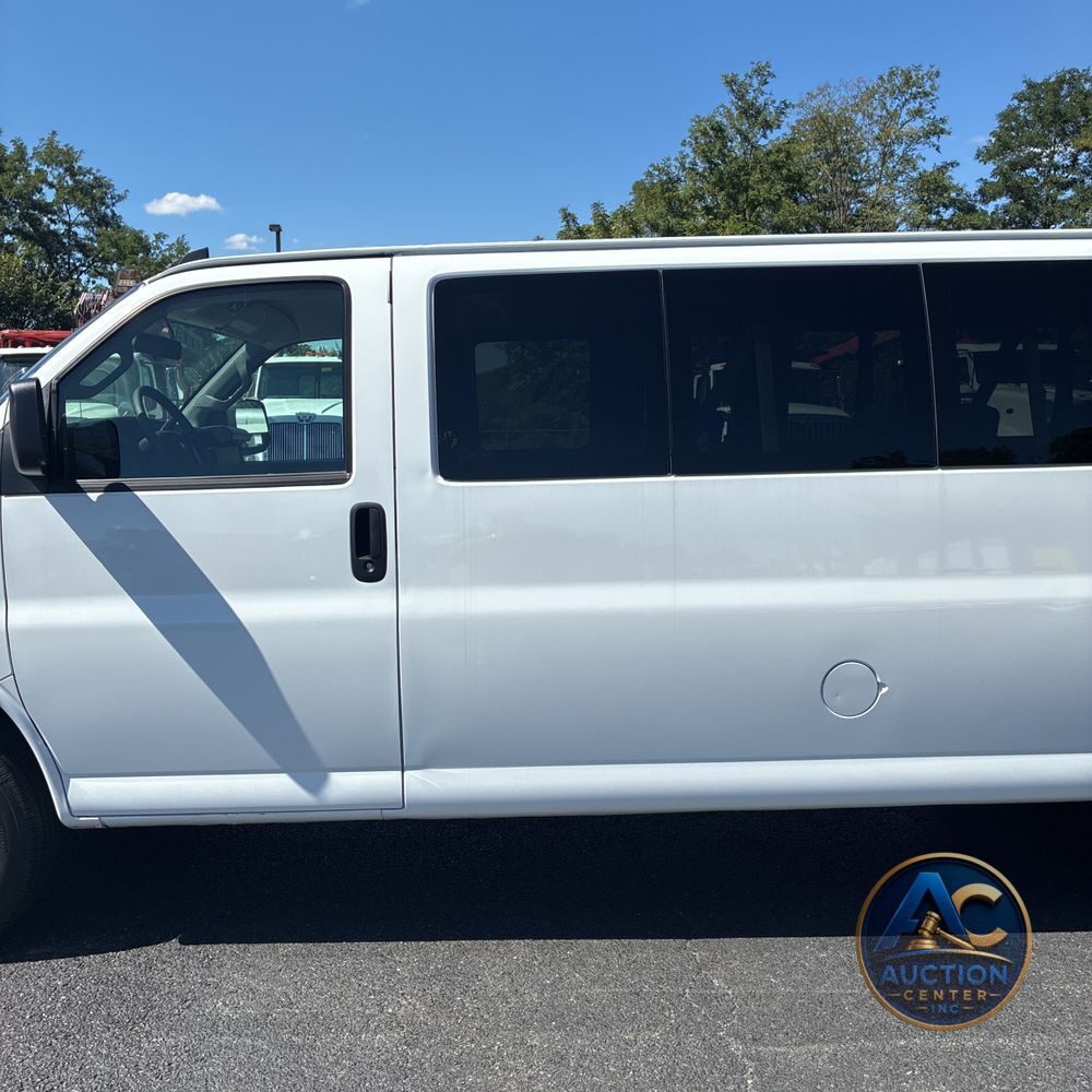 2025 Chevrolet Express LS 3500