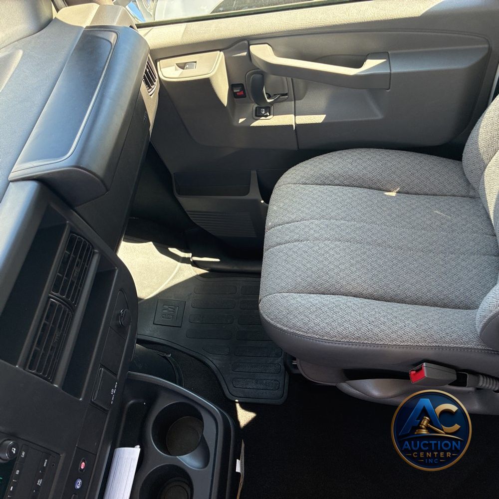 2025 Chevrolet Express LS 3500