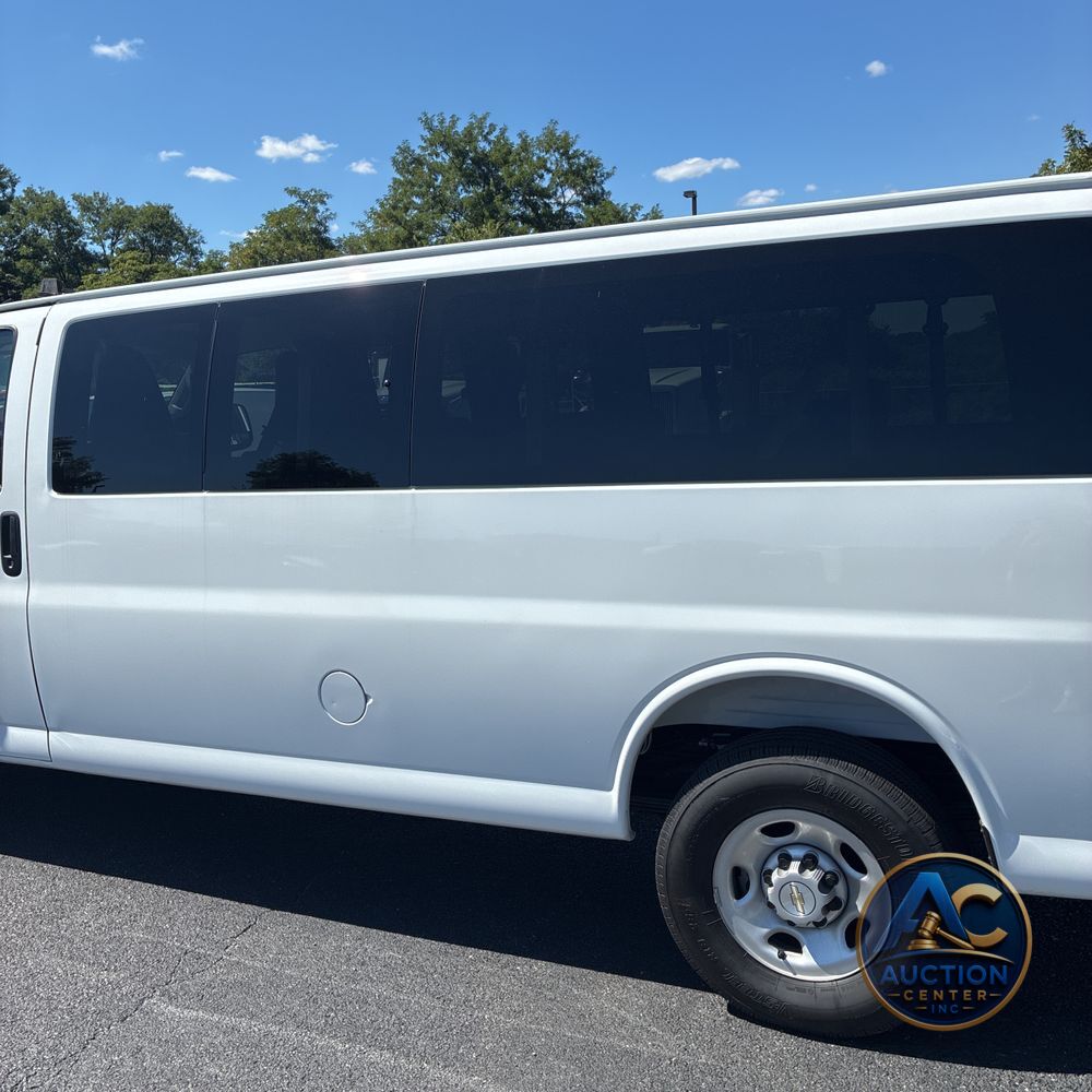 2025 Chevrolet Express LS 3500