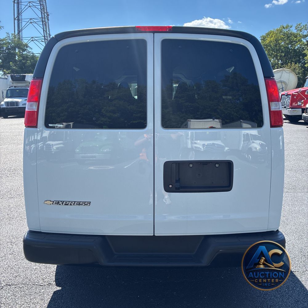 2025 Chevrolet Express LS 3500