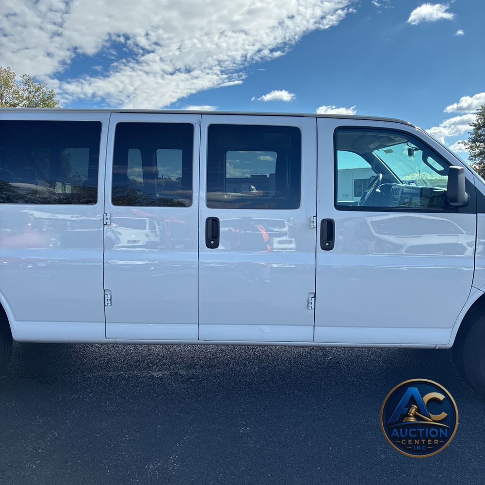 2025 Chevrolet Express LS 3500