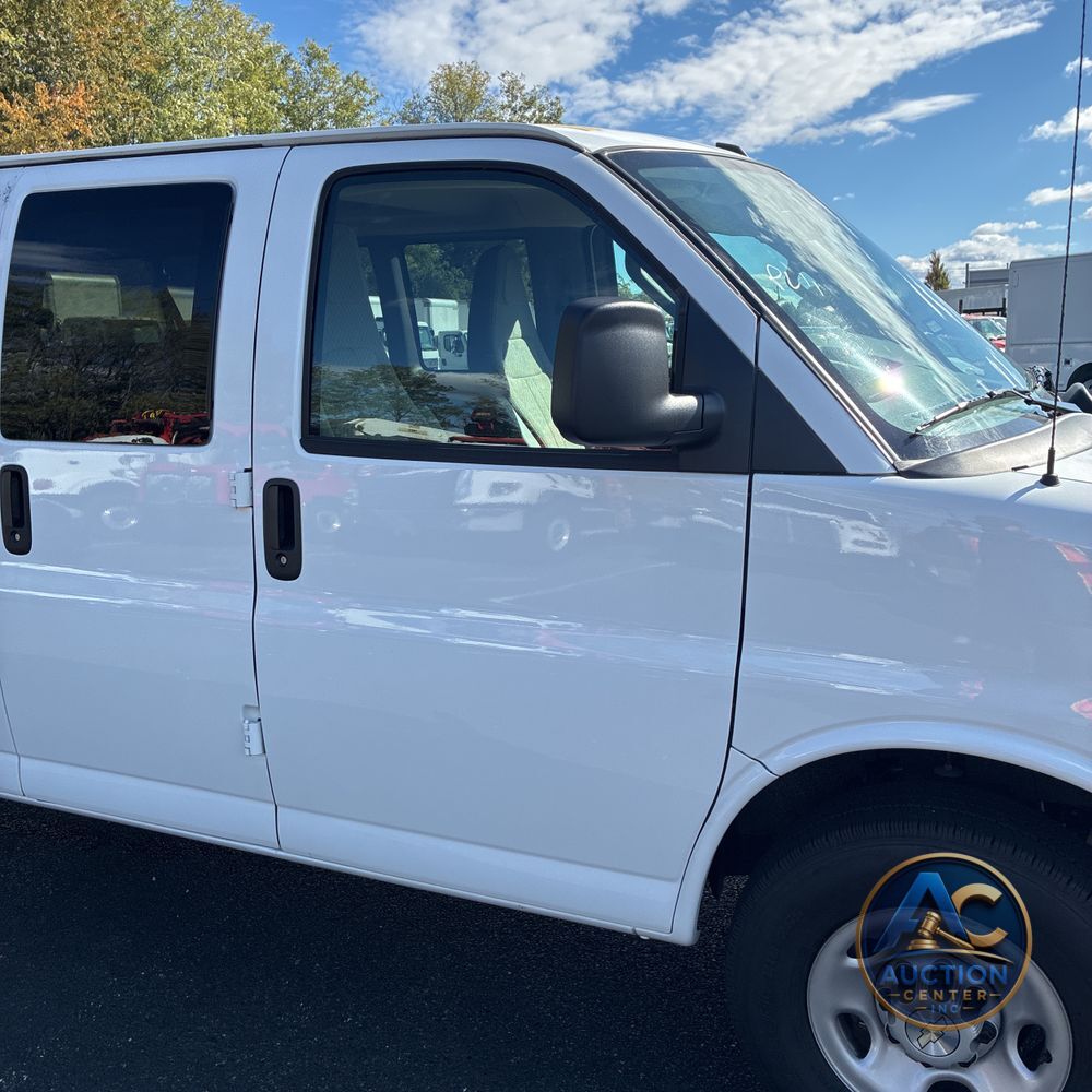 2025 Chevrolet Express LS 3500