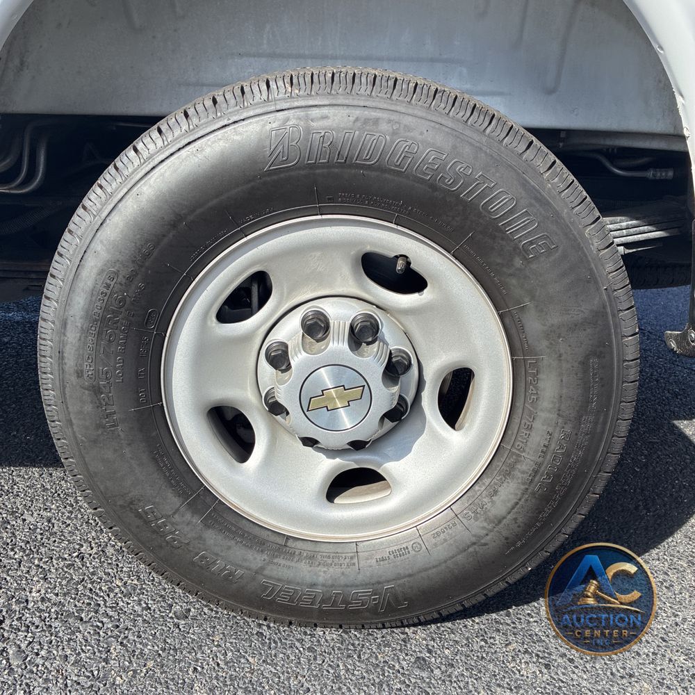 2025 Chevrolet Express LS 3500