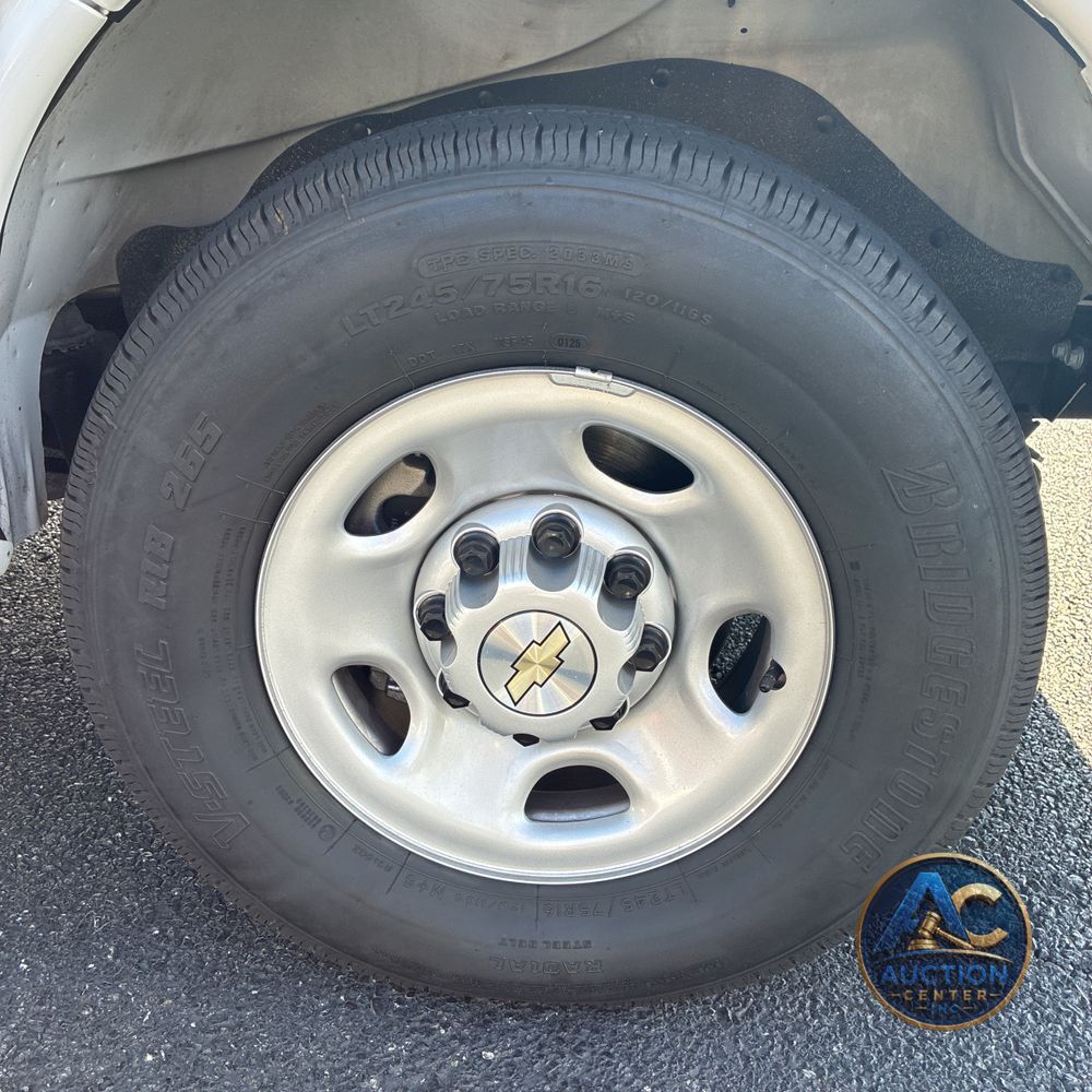 2025 Chevrolet Express LS 3500