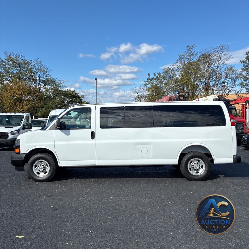 2025 Chevrolet Express LS 3500