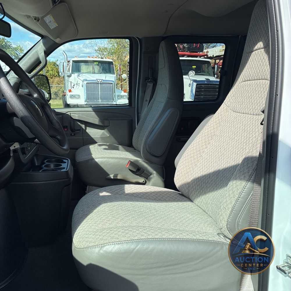 2025 Chevrolet Express LS 3500