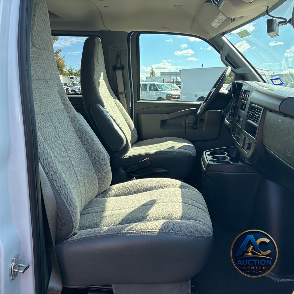 2025 Chevrolet Express LS 3500