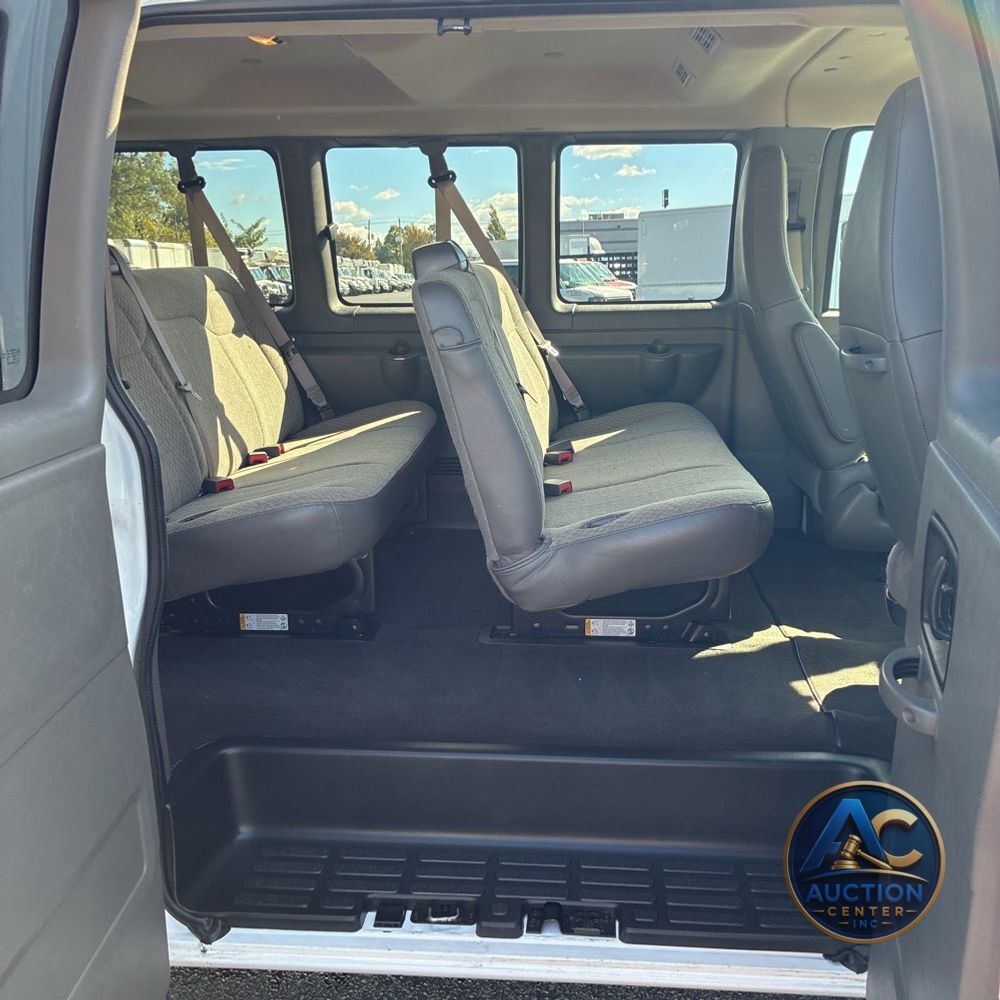 2025 Chevrolet Express LS 3500