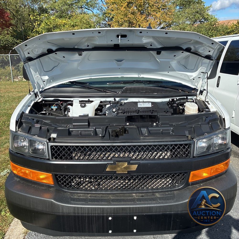2025 Chevrolet Express LS 3500