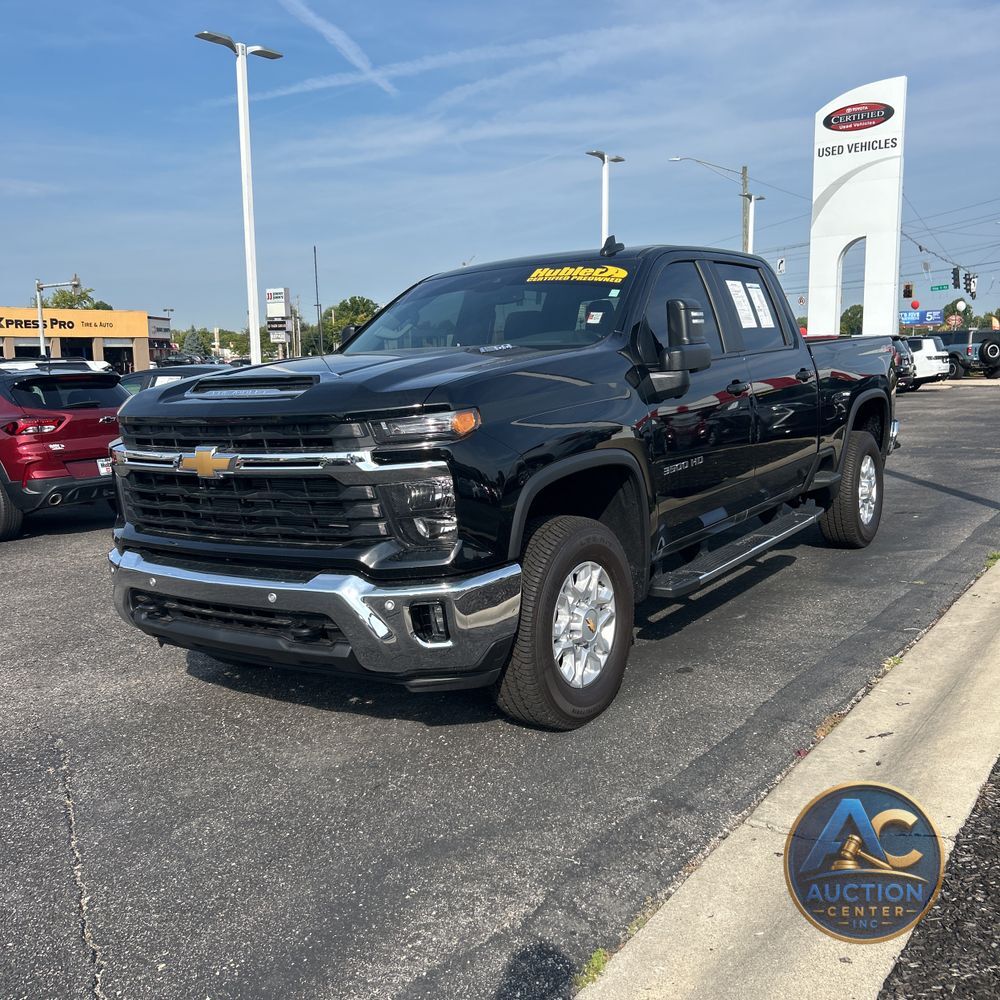 2025 Chevrolet Silverado 3500 LT Crew Cab 4WD LWB SRW
