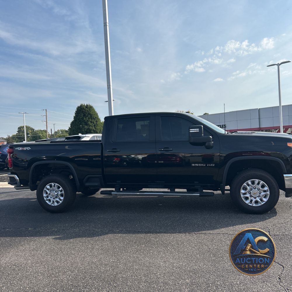 2025 Chevrolet Silverado 3500 LT Crew Cab 4WD LWB SRW