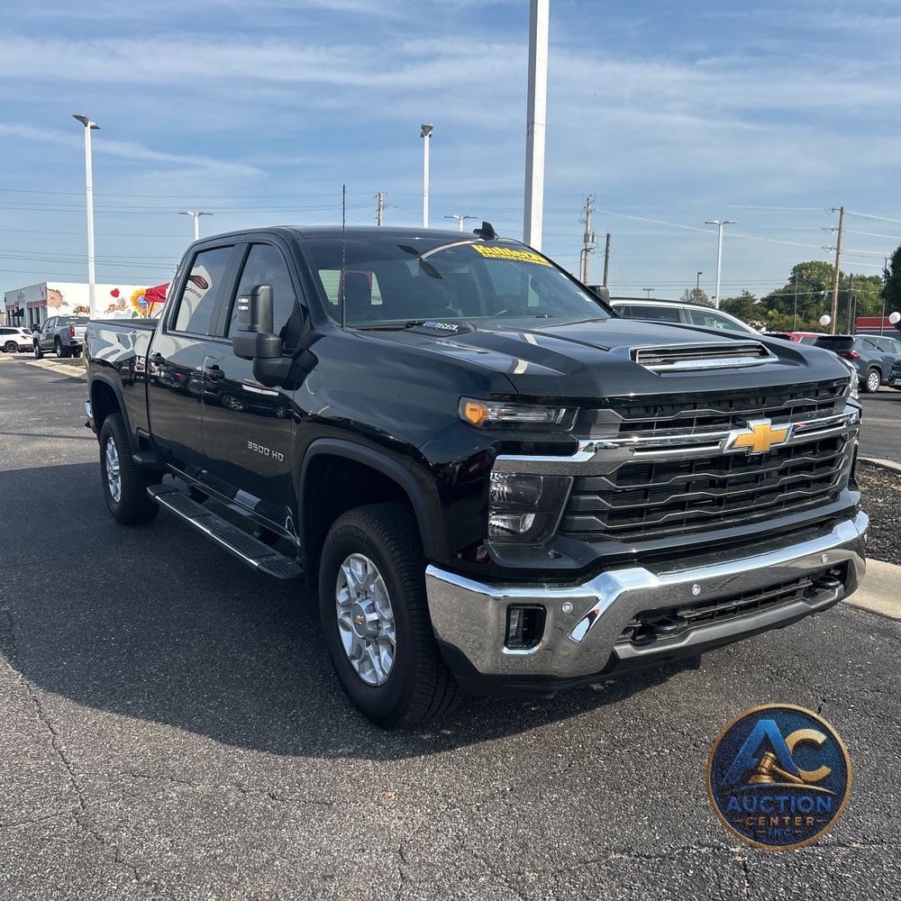 2025 Chevrolet Silverado 3500 LT Crew Cab 4WD LWB SRW