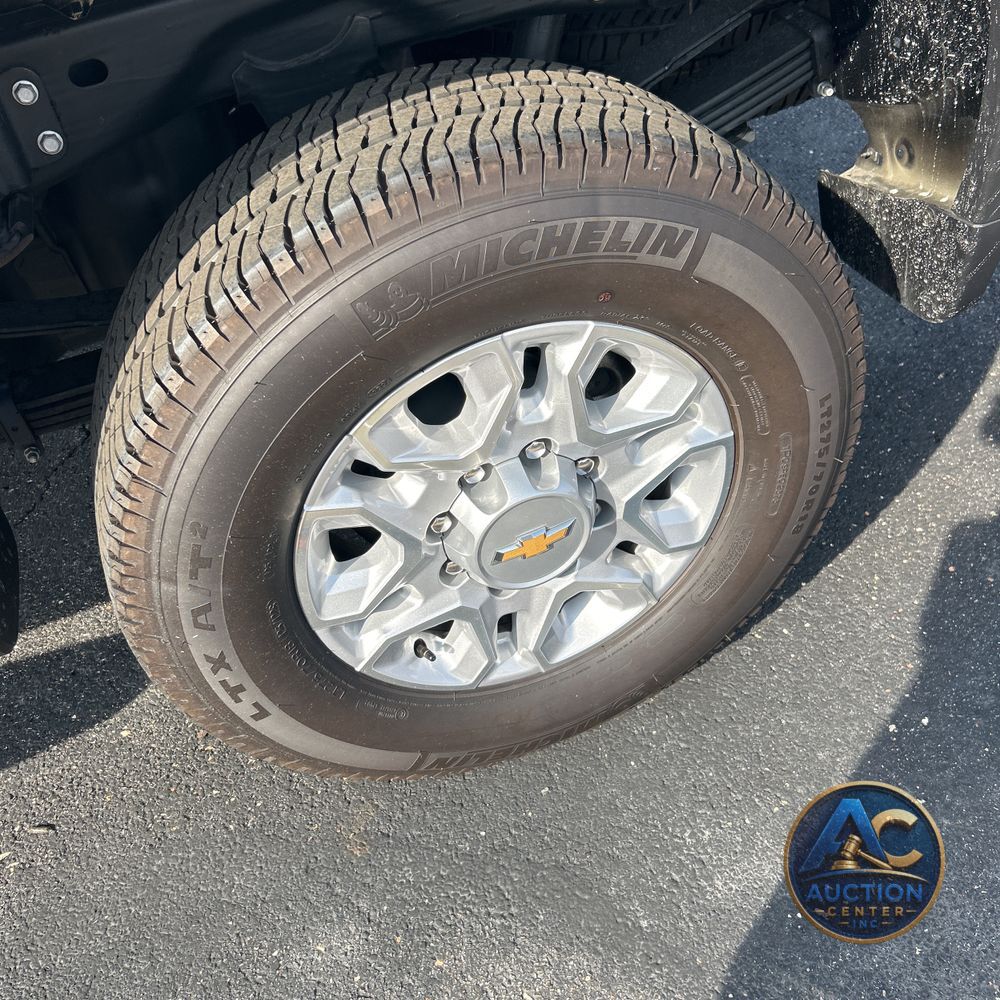 2025 Chevrolet Silverado 3500 LT Crew Cab 4WD LWB SRW
