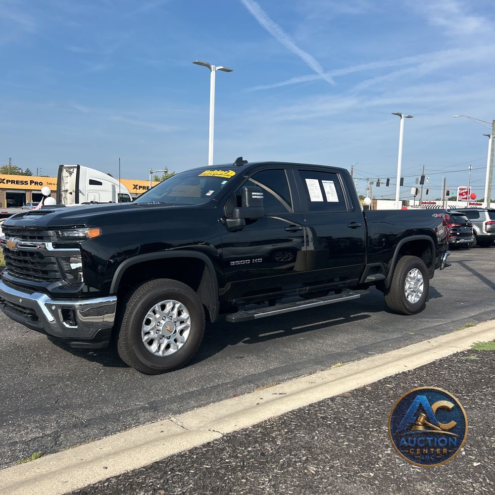 2025 Chevrolet Silverado 3500 LT Crew Cab 4WD LWB SRW