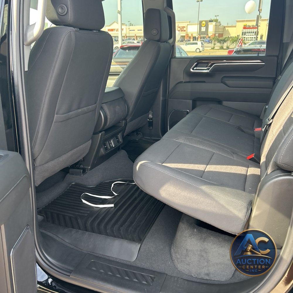 2025 Chevrolet Silverado 3500 LT Crew Cab 4WD LWB SRW