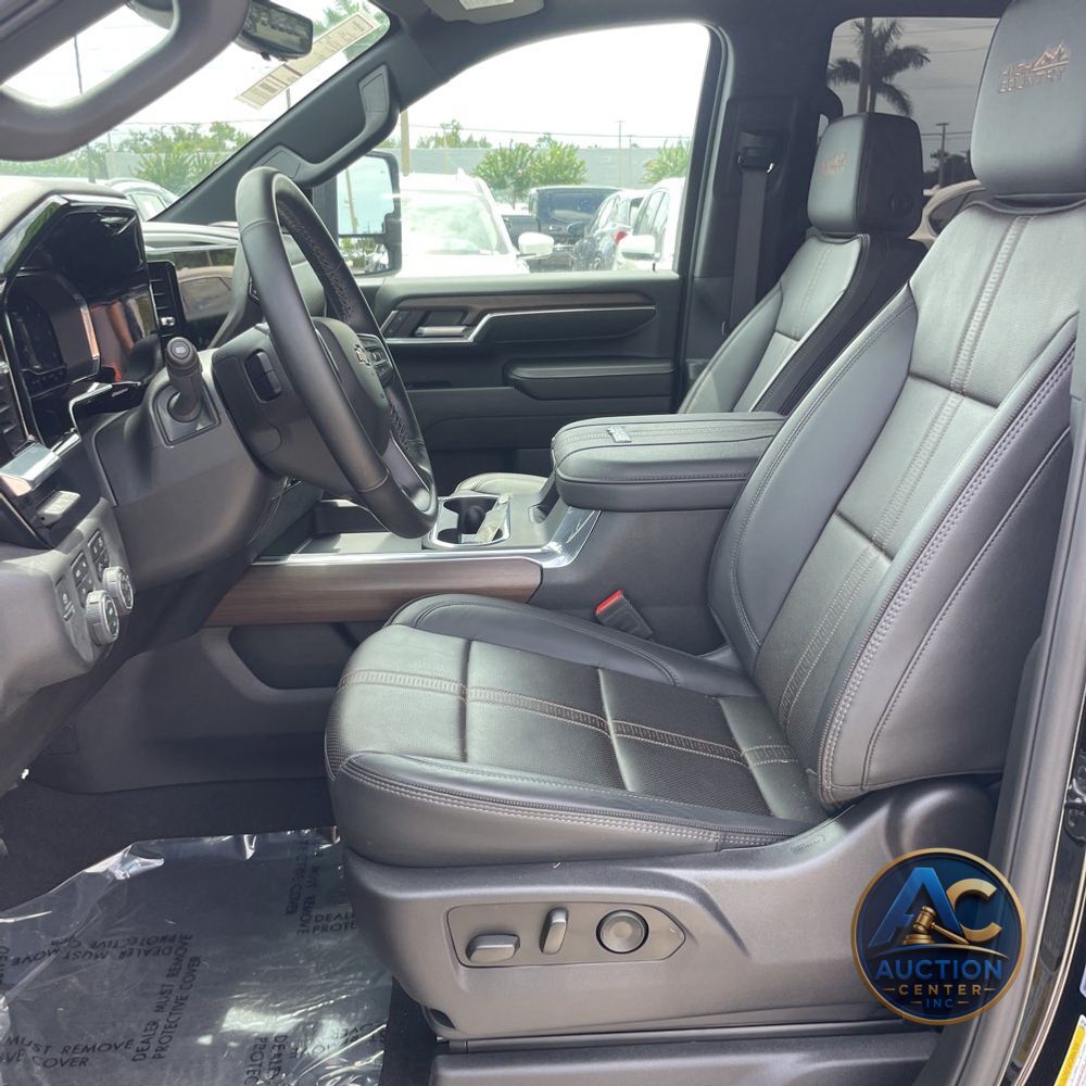 2025 Chevrolet Silverado 3500HD High Country