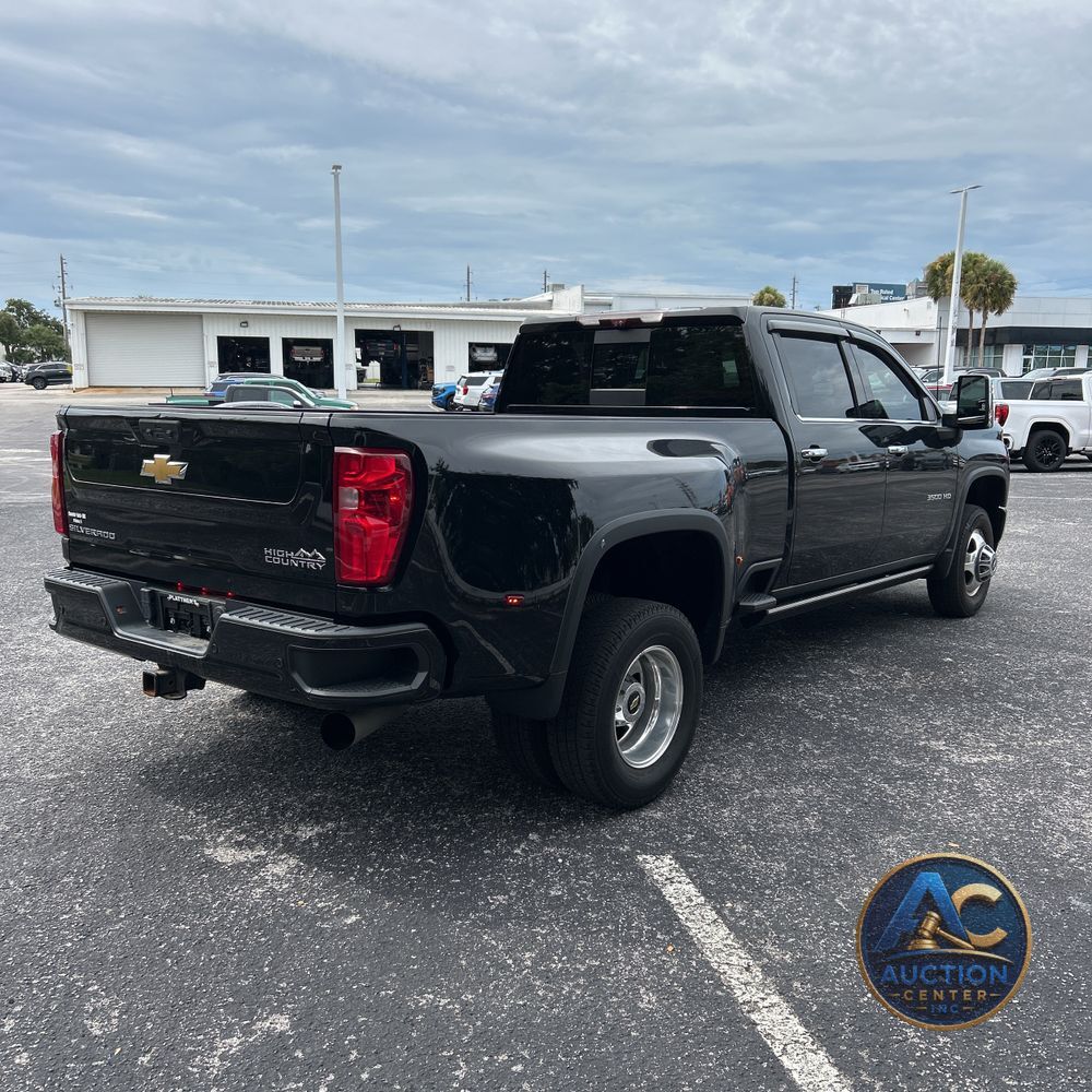 2022 Chevrolet Silverado 3500HD High Country