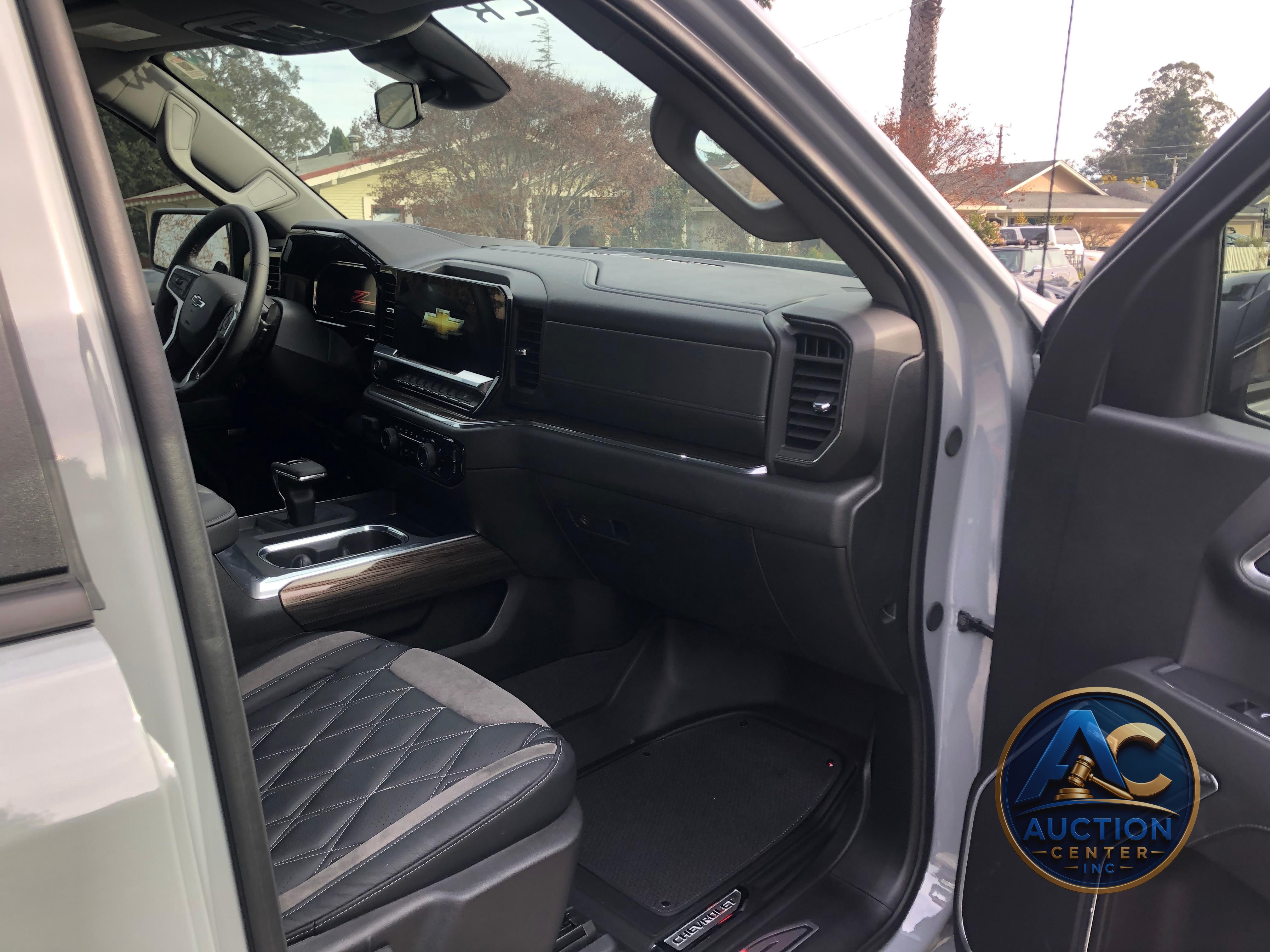 2024 Chevrolet Silverado 1500 RST Crew Cab Black Widow