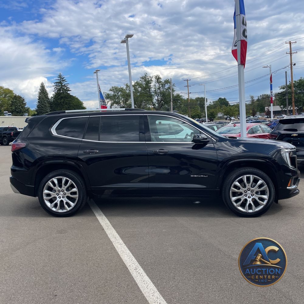 2024 GMC Acadia Denali
