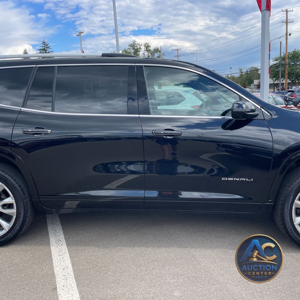 2024 GMC Acadia Denali