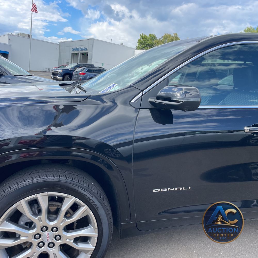 2024 GMC Acadia Denali