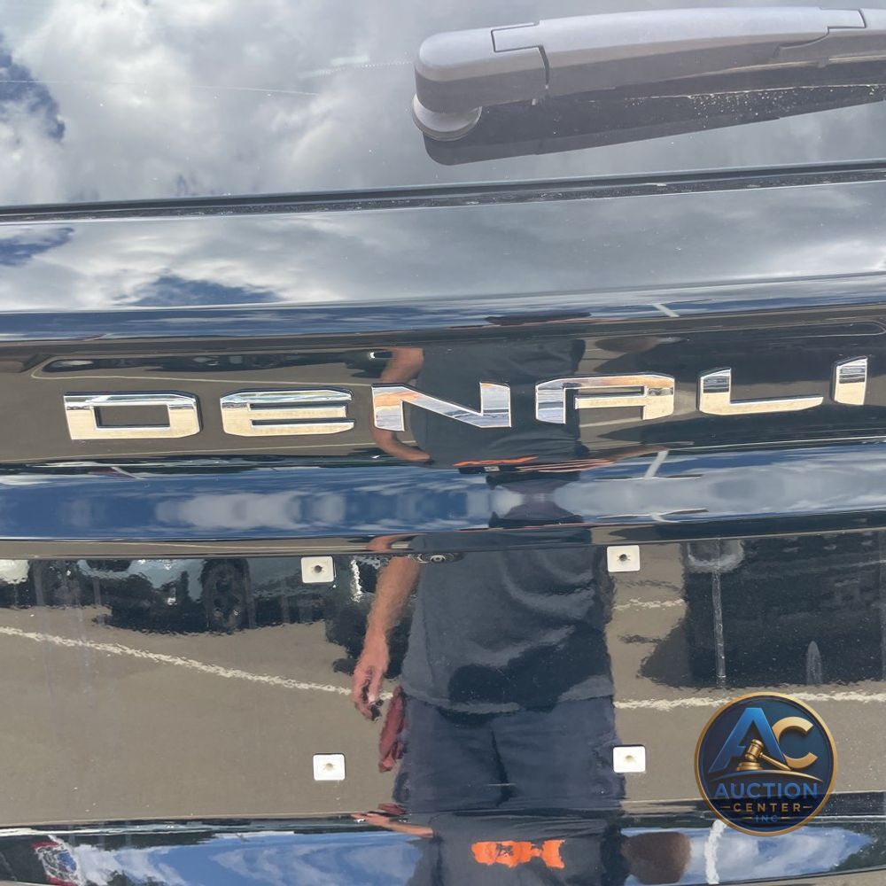 2024 GMC Acadia Denali