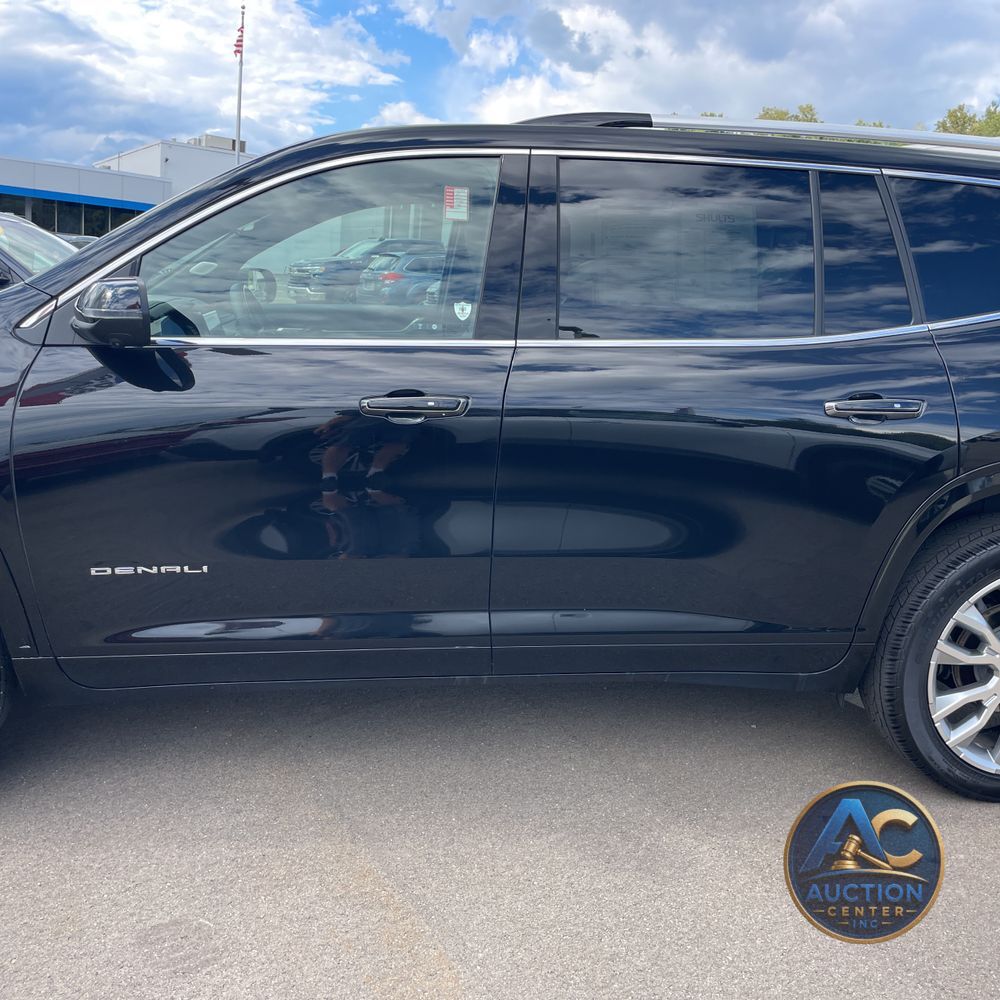 2024 GMC Acadia Denali