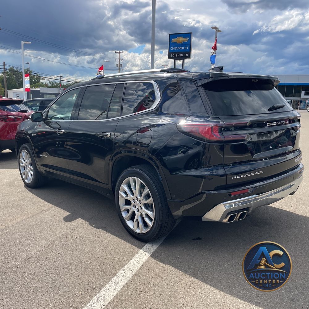 2024 GMC Acadia Denali