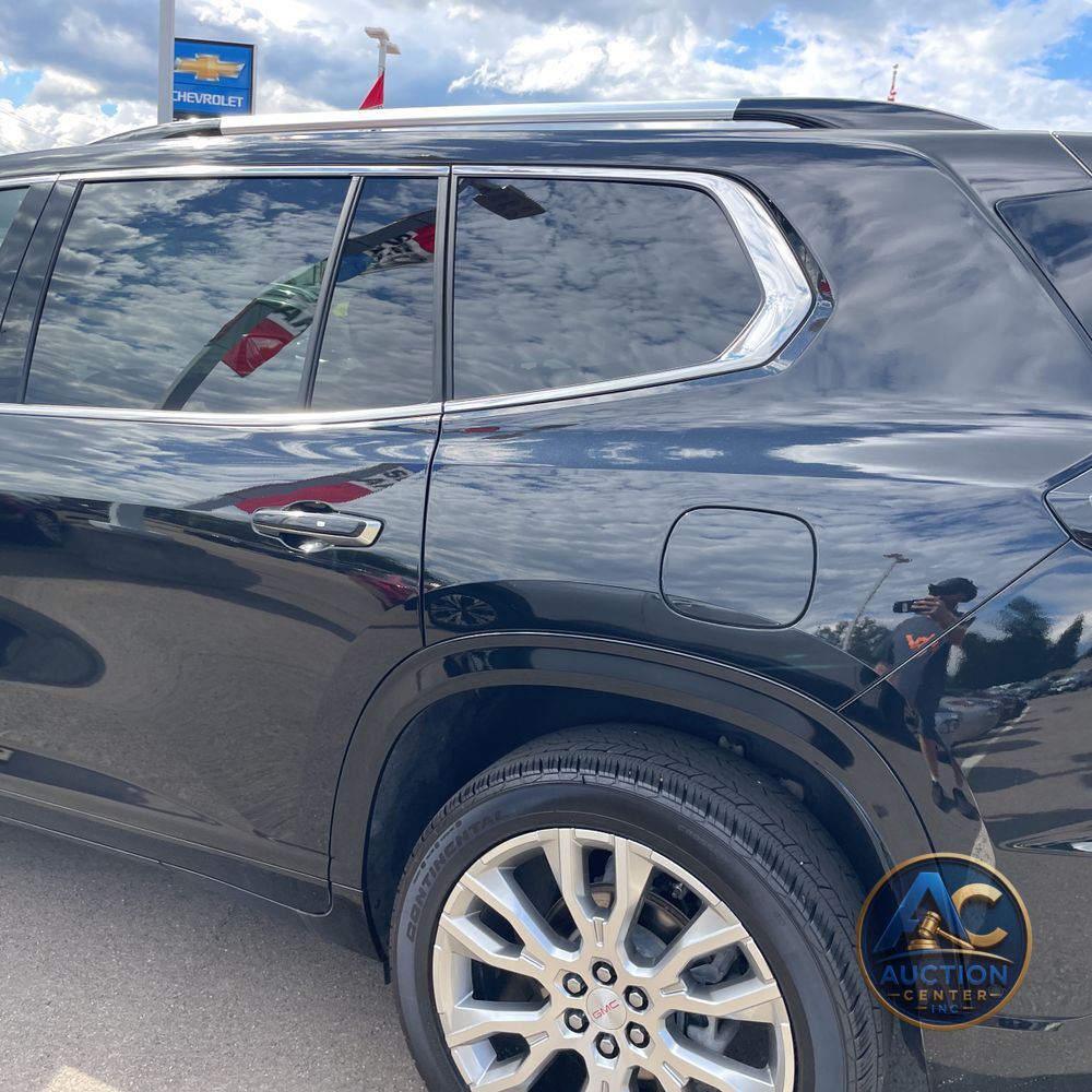2024 GMC Acadia Denali